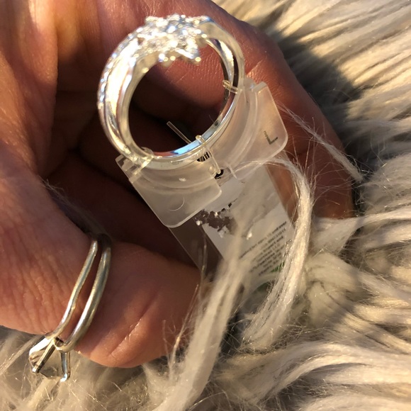 NWT Crystal Rings - Picture 4 of 4